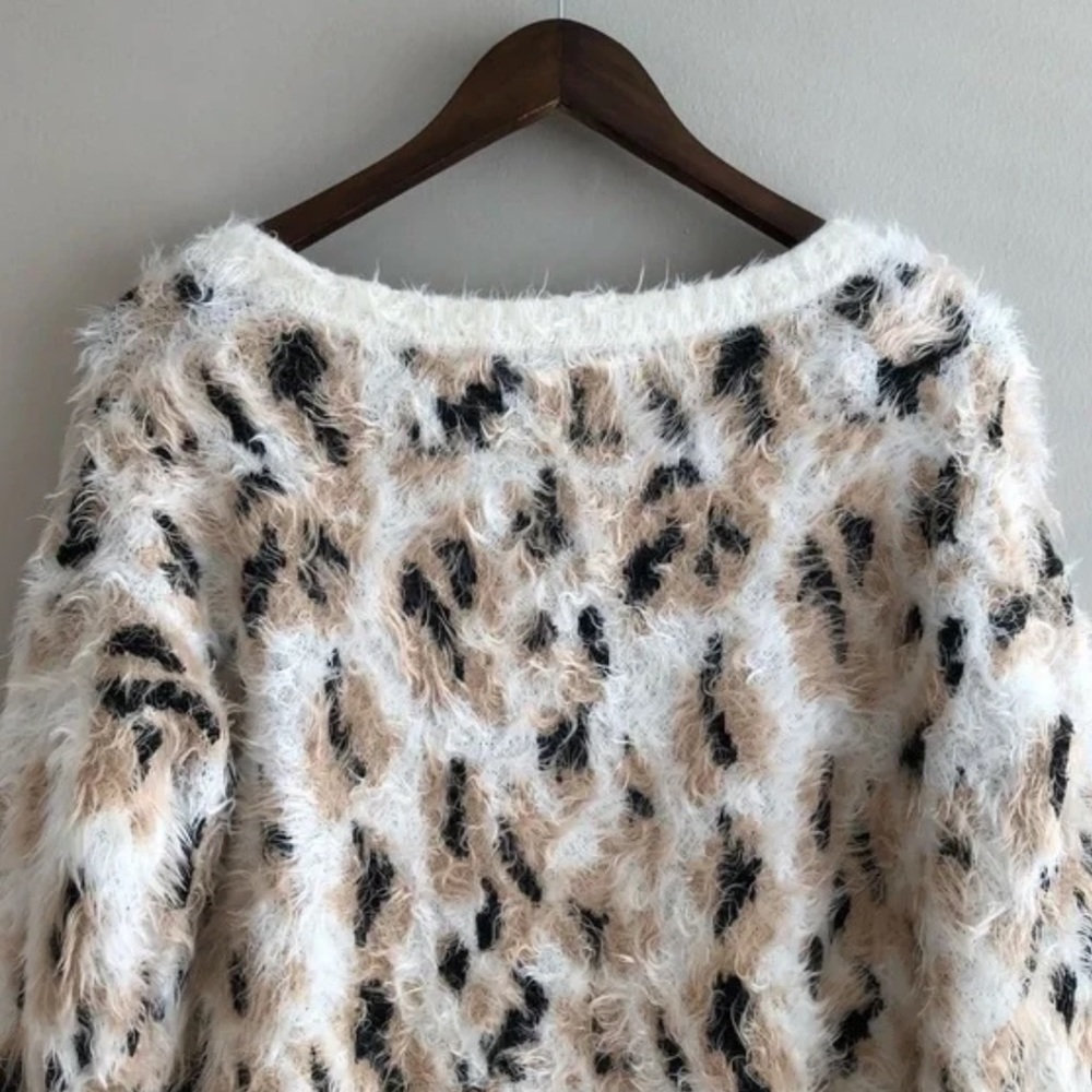 Minkpink Soft Comfy Fuzzy Leopard Print Long Slee… - image 8